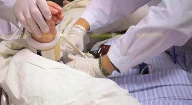 独身女子突发昏迷医药费已超21万 远亲无力承担高额费用