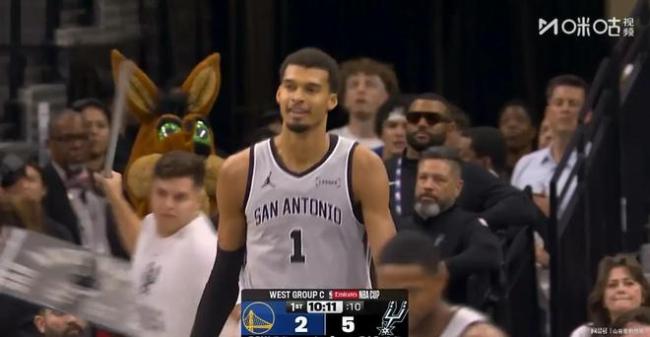 NBA杯小组赛西部C组:勇士vs马刺 库里半场18分率队领先 错峰出行表现佳