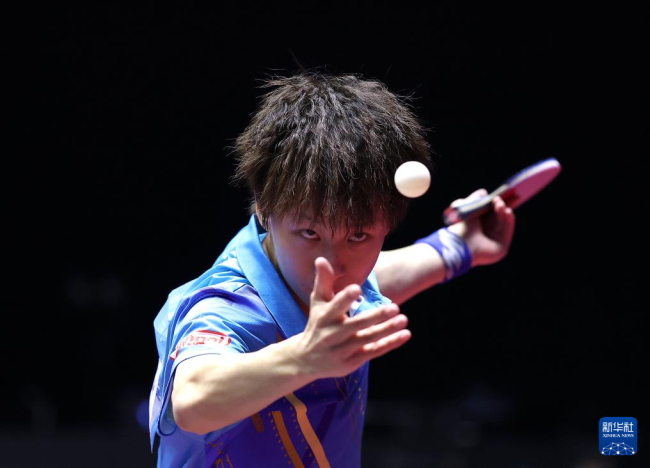 乒乓球男团小组赛广东队胜浙江队 林高远表现亮眼