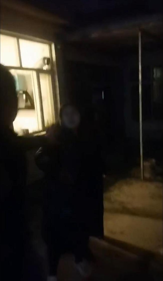 狗咬人主人被反殺 是否防衛(wèi)過度 控辯雙方激辯正當(dāng)防衛(wèi)界限