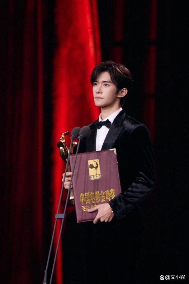 易烊千玺称谈恋爱看缘分 高情商回应获赞