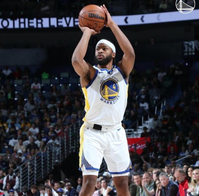 勇士轻取鹈鹕 库里手感冰凉仅9分 团队篮球展现新可能