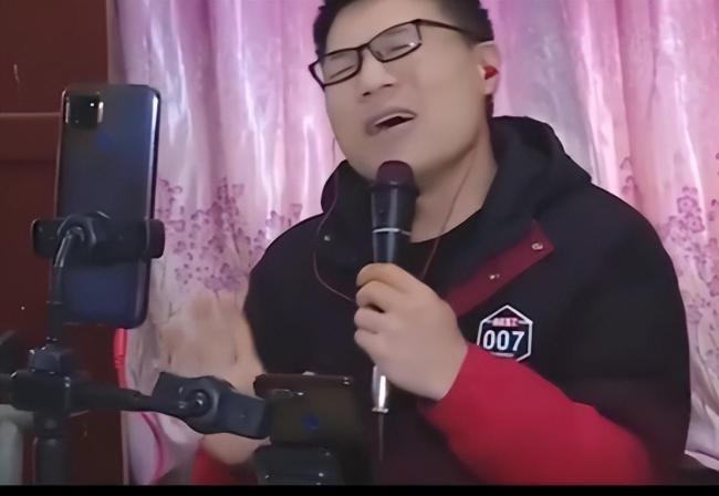 男子打赏主播19万感觉对不起父母 借贷追梦终成空