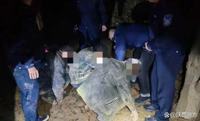 4人盗掘化石被刑拘 夜间作案团伙落网