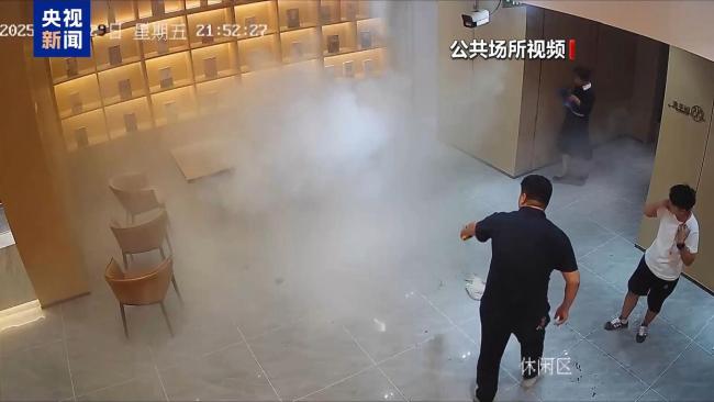 警惕!充电宝变“随身炸弹” 这些事千万别做