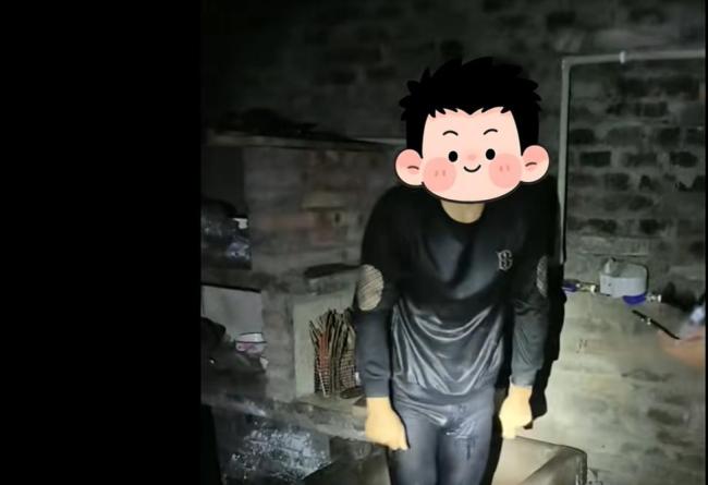 男子盗窃败露藏水缸嘴衔吸管呼吸 奇葩躲藏方式终被捕