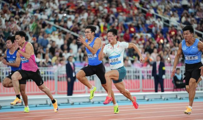 全运会新科百米冠军他到底是谁 00后飞人李泽洋