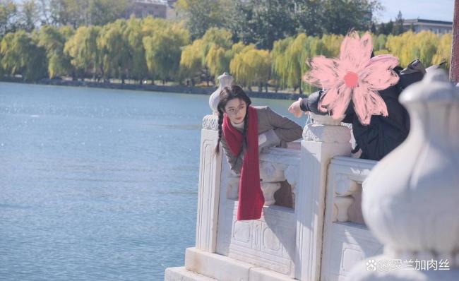 北海公园偶遇黄杨钿甜 文艺清新氛围感十足
