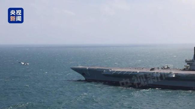 福建舰开展入列后首次海上实兵训练 多型舰载机完成弹射起飞