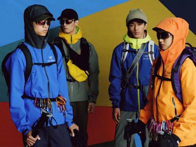 羽绒服迎来“涨价狂潮” 品牌高端化持续推高价格