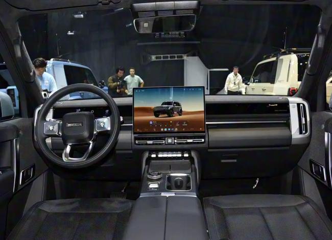 iCAR V27亮相2025广州车展 硬派SUV引关注