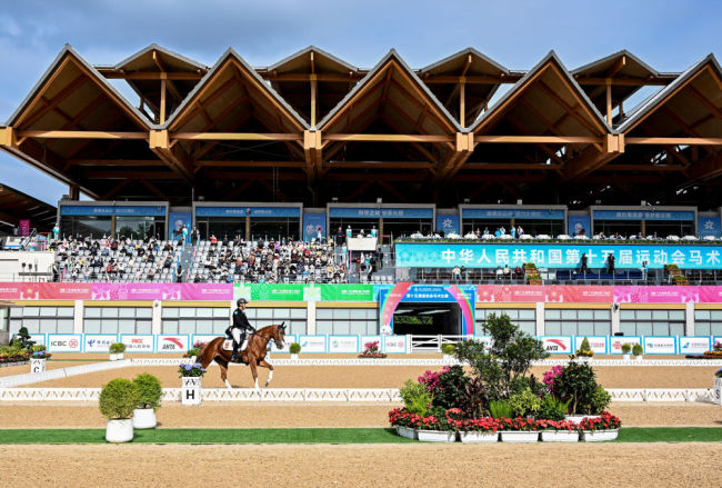 霍震霆:十五运会让世界认识大湾区 增进湾区沟通与发展