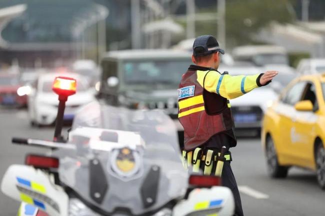 白云机场领域内谈路将启用迁移合手拍