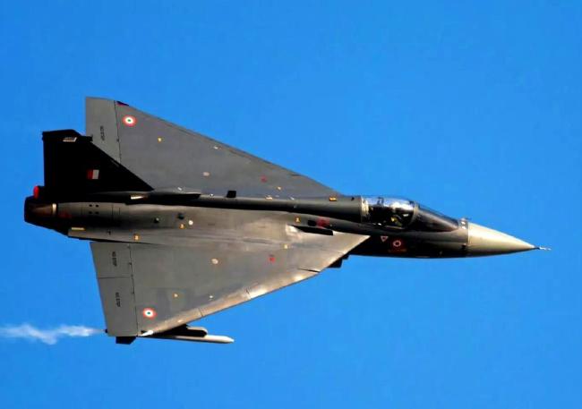 巴基斯坦秘书枭龙又下一单 后光坠毁对比刺目