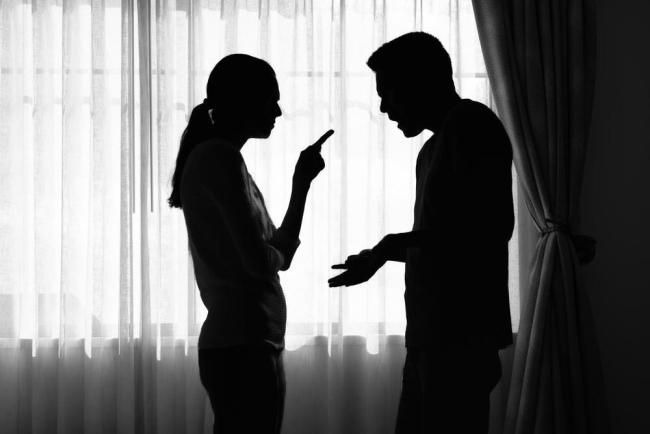 被妻子扇后丈夫还手被判故意伤害