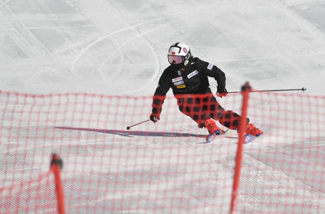 北京延庆将开启百余项冰雪活动 雪飞燕开板迎客