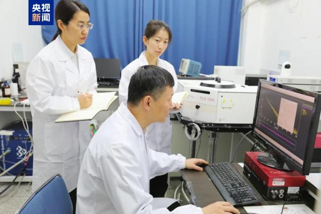 我国实现稀土材料的高效电致发光 突破世界难题