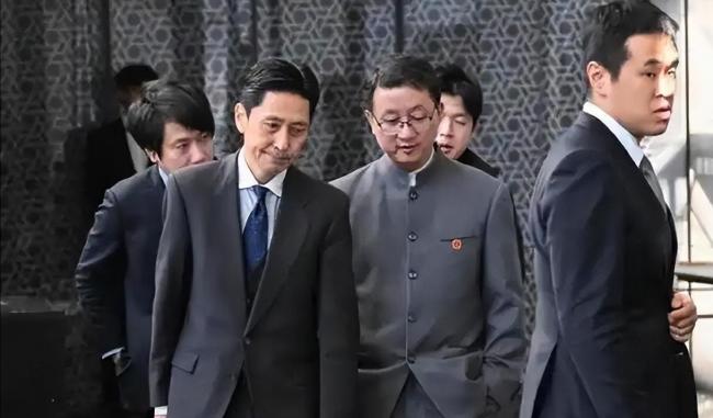 中日外交名场面：核心利益前司长插兜显硬气，日本蒙混不成还倒打一耙