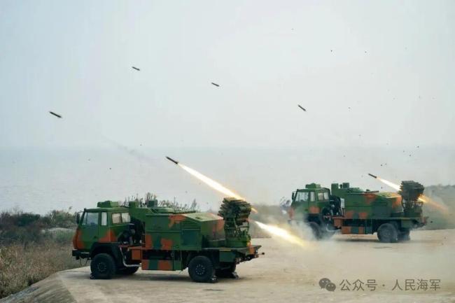 直击现场！东部战区海军某部昼夜实弹射击 锤炼实战化作战能力