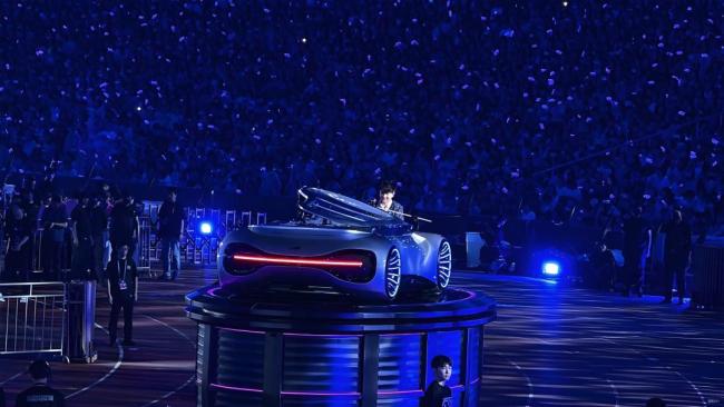 北京打工族:我賺的錢只敢在河北花