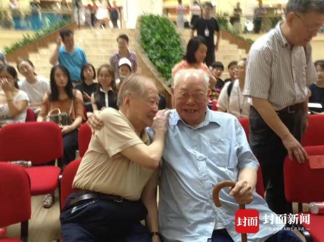 茅盾文体奖得主王火毕命 享年103岁 《干戈和东谈主》将改编电视剧