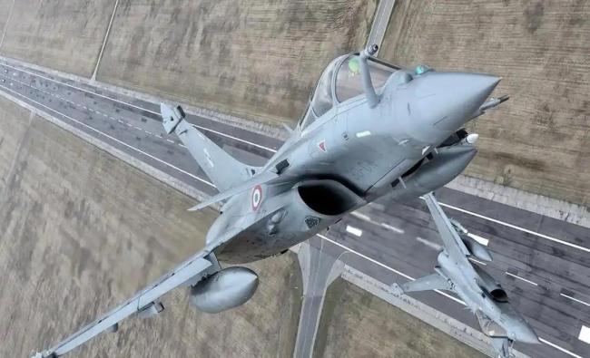 中国卫星拍下迪拜航展印战机坠毁现场 教训发人深省