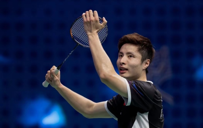 石宇奇现身清华大学！上演1挑3，却被学生“虐”，比世锦赛难打