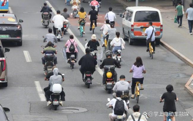 新国标将实施 上海现电动车闭店潮 商家无奈避风头