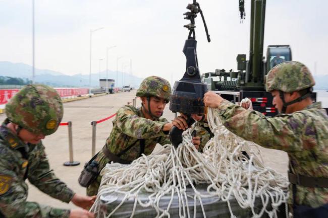 舰艇编队“遭袭”!直击后装综合保障演练现场