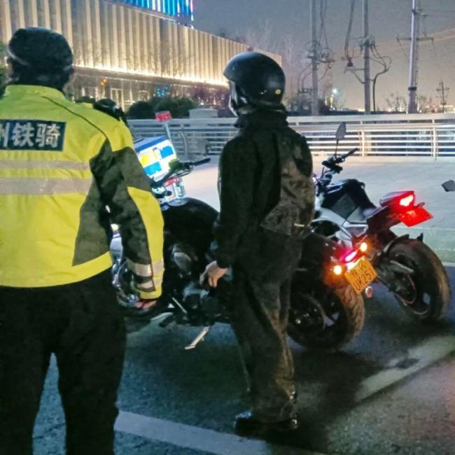 郑州警方严查严打“飙车炸街”