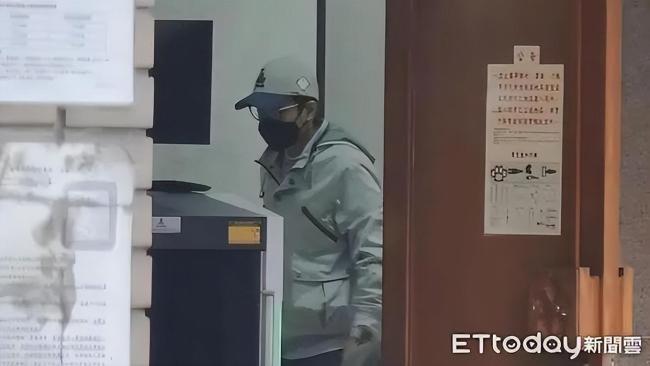 李威妻子称目睹死者受虐全程 自责未伸出援手