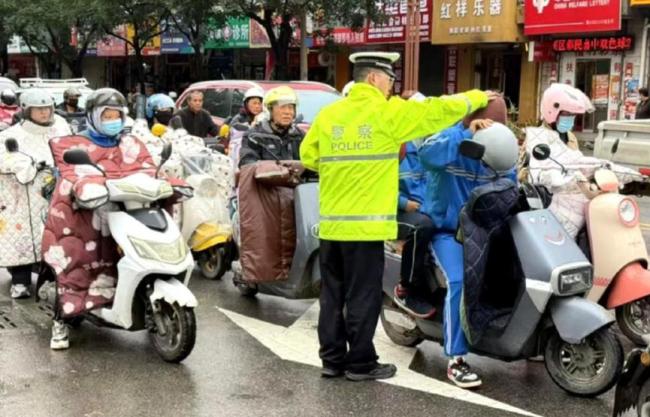 舊國標(biāo)電動(dòng)車將停止上牌 全國停辦舊車牌