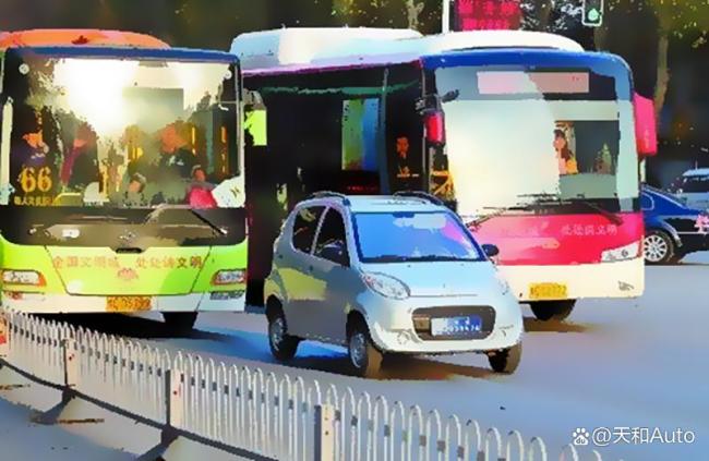 大爺花兩萬多網(wǎng)購卡宴遇欺詐 山寨車退款風(fēng)波