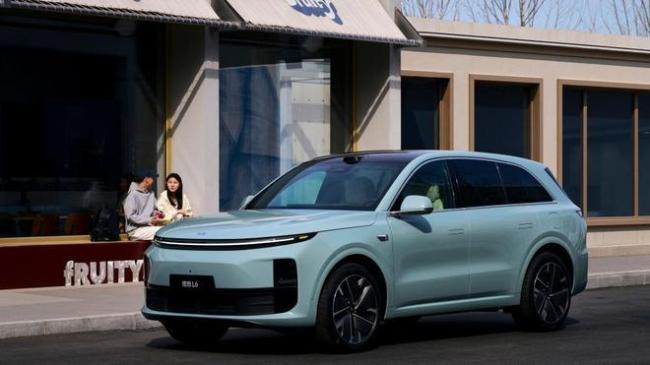 李想官宣自研芯片上車(chē)計(jì)劃 2026年交付引發(fā)期待