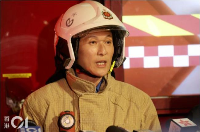 香港火灾3座大厦火势仍在扑灭中 救援持续进行