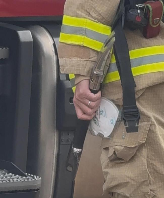 香港消防员无名指戒指让网友破防