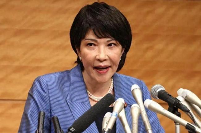 日本“撑伞架枪” 解放军有底气