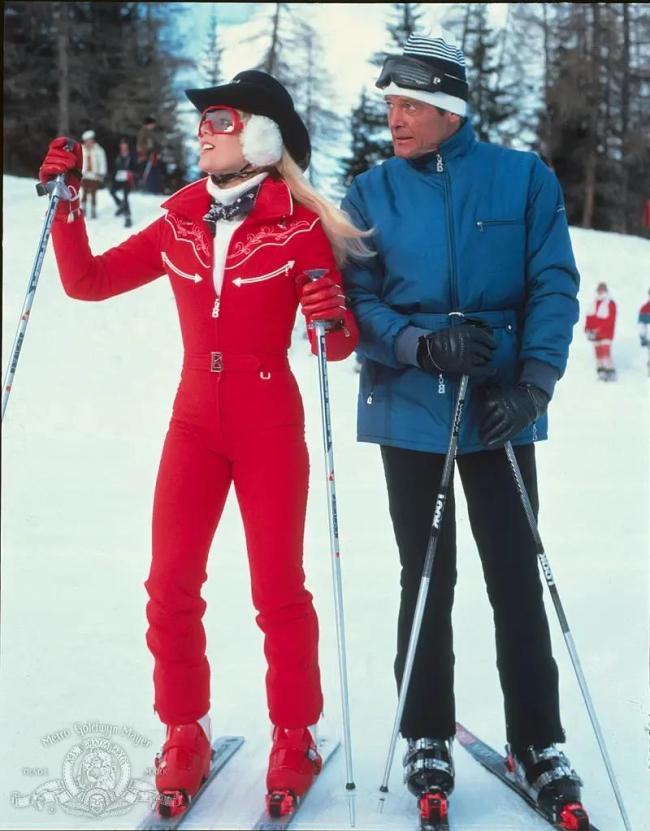 300元滑雪服被凍哭的年輕人焊身上了 都市打工人新寵