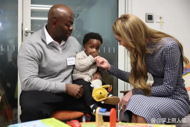 43岁英国凯特王妃瘦成纸片人 抗癌成功光彩照人