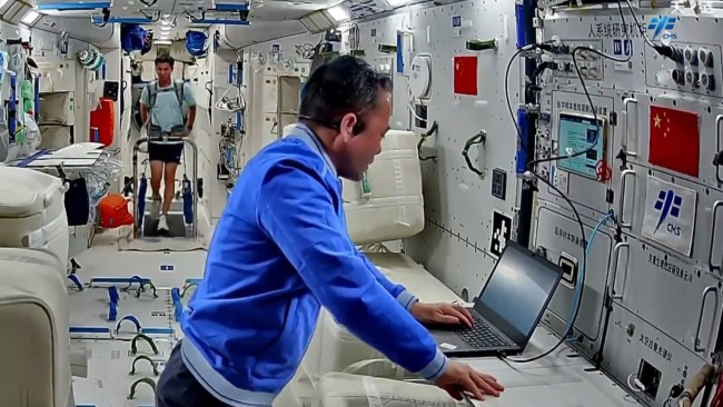 神舟二十一號乘組開展首次全係統壓力應急演練