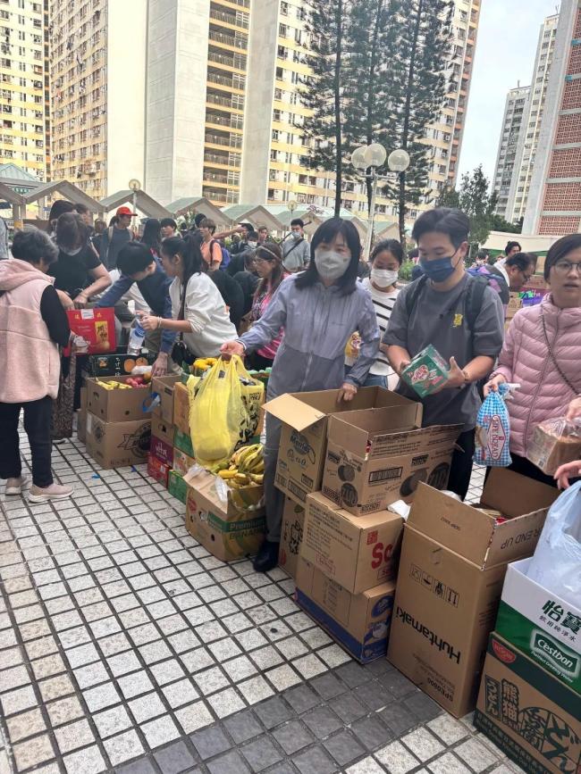 许多香港老人舍不得离开宏福苑 家园情深