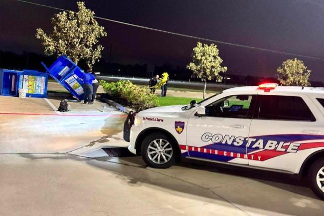 美国男子头朝下在捐赠箱窒息身亡 意外悲剧引发警觉