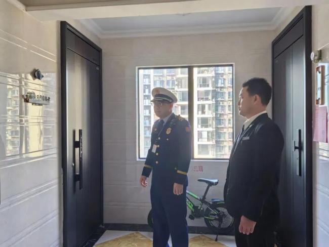 业主私拆70余扇防火门 放弃“生命之门”