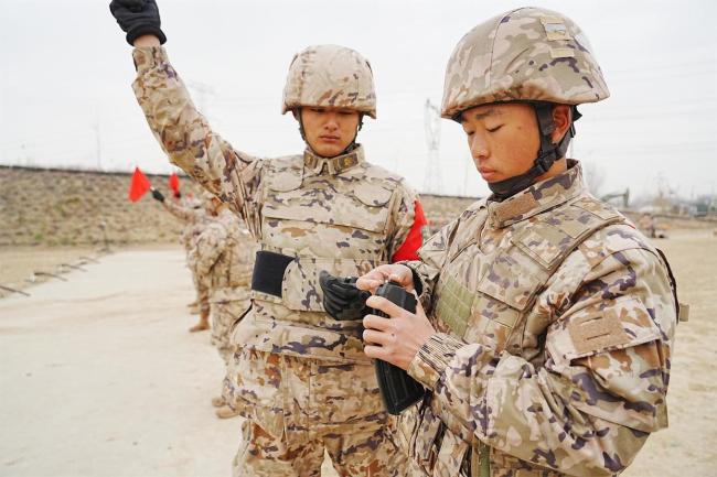 武警北京总队：新兵实弹考核传捷报 14名新兵满环佳绩