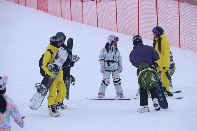 多地官宣“雪假” 网友：实名制羡慕 最长连休9天