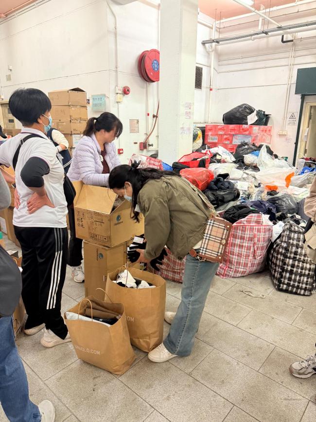 香港宏福苑大火中的“当事者”们 守望相助的力量