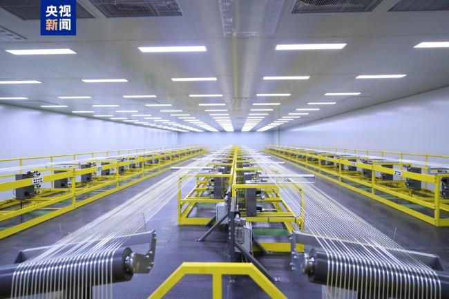 “地表超强材料”投产 中国传好消息