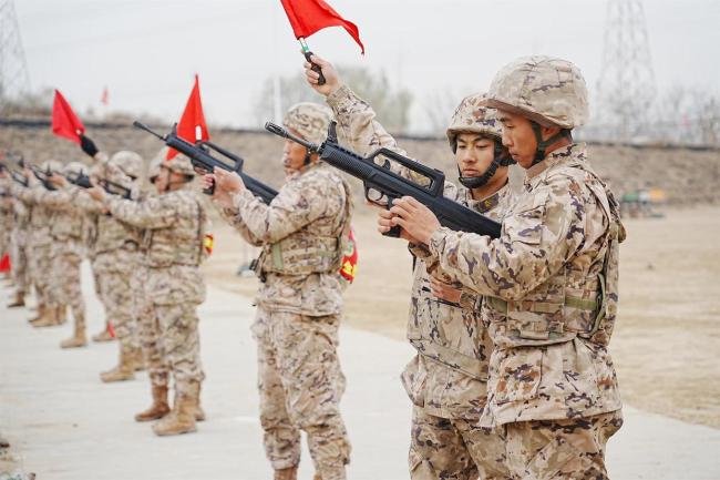 武警北京总队：新兵实弹考核传捷报 14名新兵满环佳绩