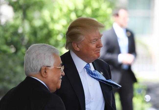 支持率下降特朗普痛骂拜登 经济政策遭质疑！