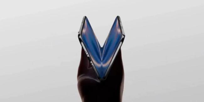 iPhone Fold憑什么敢賣這么貴 無折痕技術(shù)突破